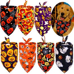 50 pcs chien Bandana Halloween fournitures pour animaux de compagnie petit chat chiot Bandanas écharpe accessoires de vacances citrouille crâne chiens 240113