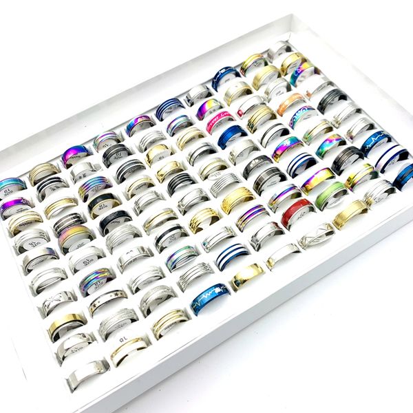 50 Uds. Anillos de banda de acero inoxidable a la moda para hombres y mujeres, joyería de moda, estilos surtidos, venta al por mayor, lote a granel