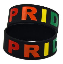 50pcs Gay Pride One Inch Wide Silicone Bracelet Black Adult Grootte Debossed en gevuld in Rainbow Colors Logo7741665