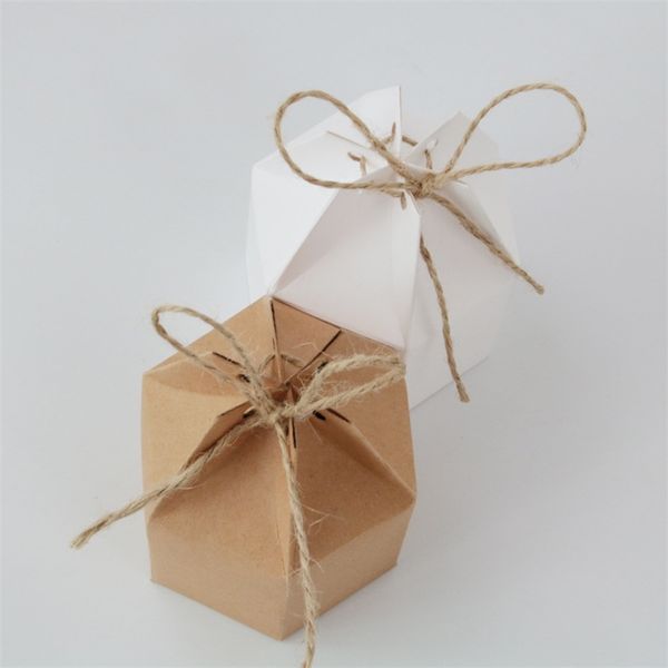 50 unids Hexágono Caja de regalo de caramelo Kraft White Wedding Dragee Boxes Pie Party Box Bag Eco Friendly Cartón Baby Shower Bautismo Bolsas 211108
