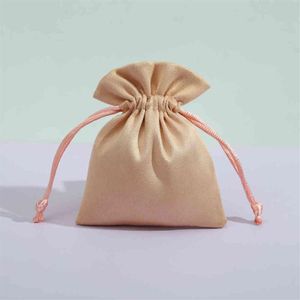 50 stks Hoge Kwaliteit flanel Opslag Fluwelen Zakjes Kralen Thee Snoep Sieraden Organza Tasje voor Bruiloft Kerstcadeau Pouches314l