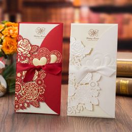 50pcs Laser Cut Rose Heart Wedding Invitations Card Cartes de voeux Personnaliser avec la décoration de ruban Fournitures de fête 240328