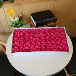 50 stks / partij 5 cm kunstmatige rose bloem hoofden zijde decoratieve zeep bloem voor thuis bruiloft floral deco Valentijnsdag huidige geschenk