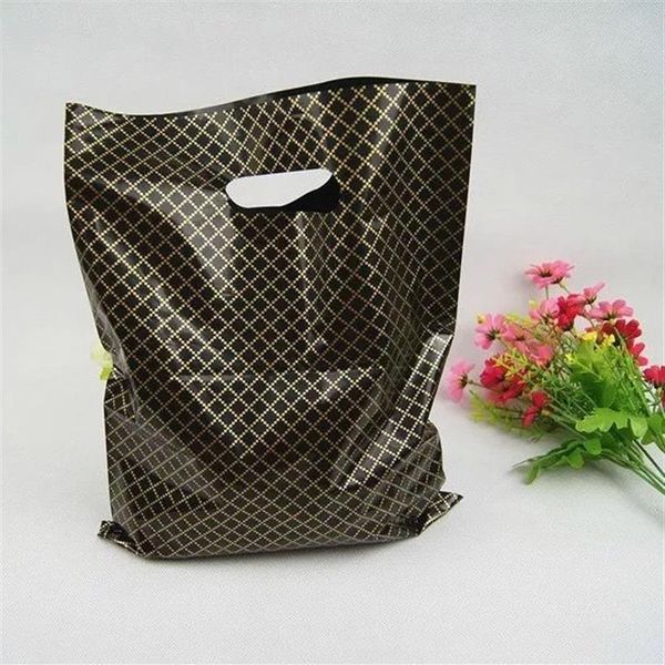 50pcs / lot treillis noir grands sacs à provisions en plastique épais boutique cadeau vêtements emballage sac cadeau en plastique avec poignées317s