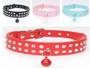 50 pcs/lot expédition rapide 2 rangées Bling cristal strass PU cuir colliers pour animaux de compagnie chat chien collier Neckla avec des cloches