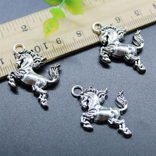 50pcs Lot Cheval Animal Alliage Charmes Pendentif Fabrication De Bijoux DIY Rétro Antique Argent Pendentif pour Bracelet Collier Porte-clés 25 25mm337J