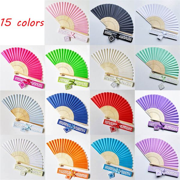 50 pcs/lot éventails pliants personnalisés faveurs de mariage cadeaux de fête des fans avec emballage de boîte-cadeau exquis