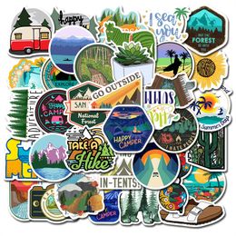 50 stks / partij Skateboard Travel Adventure Stickers Camping Games DIY Graffiti Waterdichte Decals Voor Notebook Helm Gitaar Scooter Auto's Motorfiets Gift Decoratie