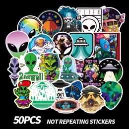 50pcs / lot UFO Atronaute d'astronaute Astronaute Stickers imperméables pour ordinateur portable Guitar à guitare moto moto