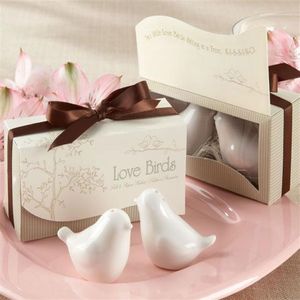 50pcs lot25boxes Cadeau de mariage unique d'oiseaux d'amour salière et poivrière en céramique Faveurs de mariage et Love Party Favors252D