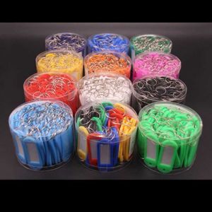 50 stks één doos kleurrijke sleutel ID bagage huis label tags split ring sleutelhanger sleutelhanger plastic sleutel tags met container G1019