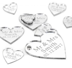 50 stcs Gepersonaliseerde gegraveerde acryl Mirror Love Heart With Hole Gift Tags Wedding Party Tafel Confetti Decor Centerpieces Gunsten G4382727