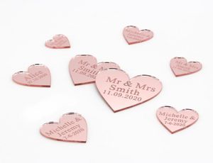 50 stcs Gepersonaliseerde gegraveerde acryl Mirror Love Heart With Hole Gift Tags Wedding Party Tafel Confetti Decor Centerpieces Funts 21289796