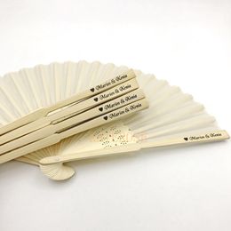 50 piezas de tela personalizada Bamboo Hand Fan plegable Decoración de la fiesta de boda Suministros Impresión personalizada Ventiladores de regalos