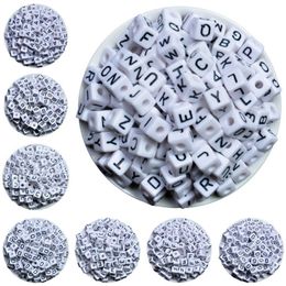 50-stcs "A-Z" Alfabetbrief Kubieke kralen Wit 10x10mm Baby TEETHER NICLACEPACIFIER Clip Spacer Acryl Letter Beads Y200730