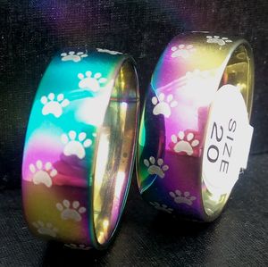 50pcs Rainbow Dog Cat Paw Print Anneaux 8mm 316L En Acier Inoxydable Empreinte Anneaux pour Hommes et Femmes Pet Animal Bijoux Amant Cadeau En Gros
