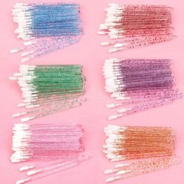 50pcs tube de brosse à cils réutilisable Pouche de cils jetable Brosse de sourcil remplaçable en bas de diamant étincelante à l'épreuve de la poussière étincelante.