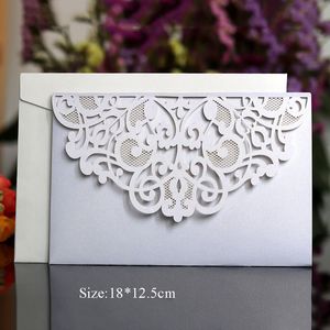 50pcs / set Glitter Mariage Esthétique Carte D'invitation Floral Laser Cut Dentelle Creuse Kit Fiançailles Diplômé Anniversaire Fête Invitation Cartes De Voeux LT0105a