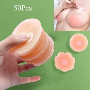 50pcs Silicone Rose Couvercle Sticker réutilisable Adhésif Invisible Soulevez le soutien-gorge Pâte Pétal Pétales Femmes Bras Bras Pad 240418