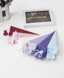 50pcs Couleur solide Boîte de bonbons de mariage Cône Cone Cone-cadeau Boîtes d'emballage cadeau de Noël Boîtes de papier Candy Paper Boxs19755298