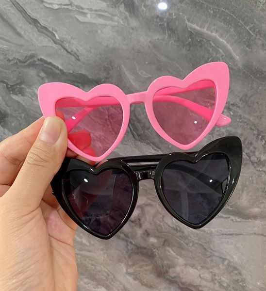 50pcs Vintage enfants Lunettes de soleil Enfants Brand de mode coeur amour Cure Pink Sun Glasses Garçons Lunettes de soleil Baby Fashion OCULOS FA2714694