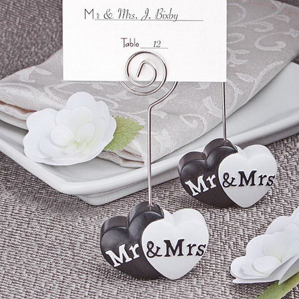 50 Uds. Decoraciones para mesa de fiesta de boda Mr. Mrs. Heart Design Place Card Holder Resina sólida Blanco y negro Name Card Holders