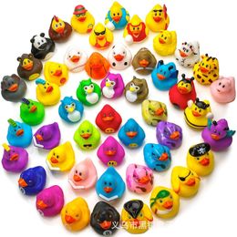 50pcs gros canard en caoutchouc salle de bain intérieure baignoire piscine flottant mignon bébé loisirs enfants jouets de bain cadeau