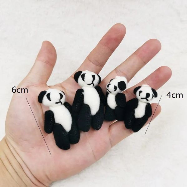50pcslot 4cm joint panda peluche jouet poupée en noir et blanc téléphone portable clés de clés petit pendentif cadeau 240407