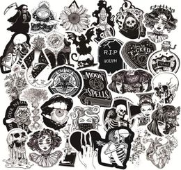 50pcslot autocollants gothiques pour l'eau BottleBlack Blanc Skull Stickers Auto-Waterproof Perfect pour l'ordinateur portable Téléphone Car Skate6459174