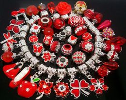 50pcsLot mixto Red Charms Colgantes Beads para joyería Fabricación de dijes sueltos DIY Big Hole Pendant Beads para pulsera europea Wholesa8820141