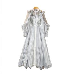 518 XXL 2023 Robe De Piste Revers Cou À Manches Longues Gris Perles Robe Empire Marque Même Style Robe Flore Imprimer Haute Qualité Vêtements Pour Femmes SH