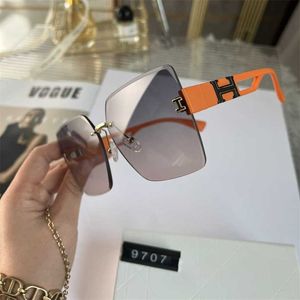 52% de DESCUENTO Venta al por mayor de gafas de sol Nueva caja de nylon Gafas de ladrillo intermitente para conducir Mujeres TR Gafas de sol de moda en el extranjero