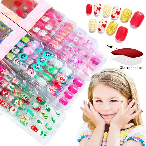 524pcs120pcs niños navideños consejos de uñas de dibujos animados colinidos chicos lindo juego falso con adhesivo de pegamento gelatina falso nai 240419