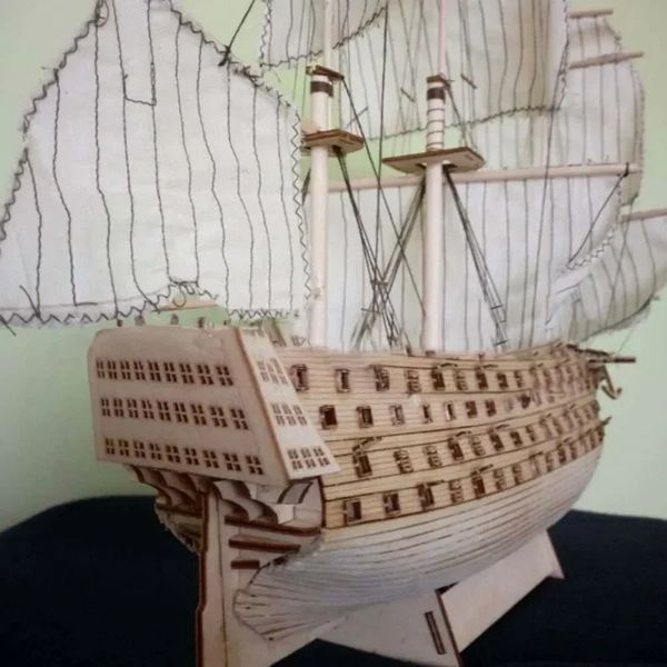 52 cm de largo DIY madera ensamblada Victory Royal Navy Ship velero modelo barco decoración juguetes para niños antiguo modelo de velero 240319