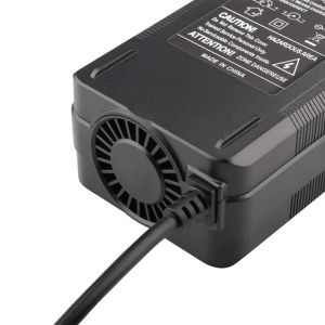 Sortie du chargeur de batterie 54.6V 4A Chargeur 48V Chargeur DC / XLR / GX16 POINTÉ / CONNECTEUR POUR 13SERES 48V LITHIUM ELECTRIC BIK BATTERIE