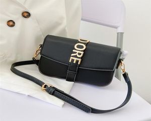 54 Off 2022 Sacs à mode Bags de lettres Women039 Spring and Summer New One épaule mode petit sac carré