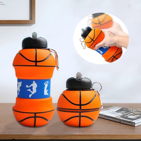 550 ml / 1l Football pliable Football Enfants Bouteilles d'eau Portable Bouteille d'eau de sport mignon Silicone de football en forme de tasse à eau en forme de tasse 240416