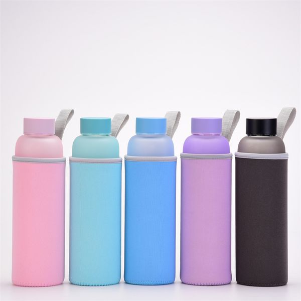 Botellas de agua de vidrio esmerilado de una sola capa de 550ml con bolsa de manga aislante de neopreno botella de agua portátil para deportes al aire libre Camping