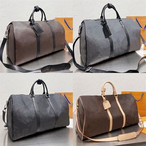 55 cm classique hommes sac de sport Keepall pour femmes sacs de voyage hommes bagages à main hommes sacs à main en cuir grand fourre-tout bandoulière 45272Y