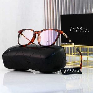 56% de réduction sur la grosse des lunettes de soleil Nouvelles lunettes de soleil miroir plats Xiaoxiang Street Shooting Square Women's Glasses