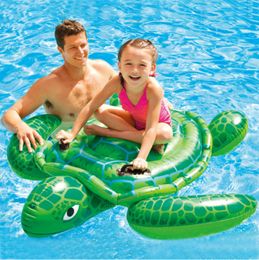 57524 Kleine schildpad rijdend opblaasbaar dier rijdend waterspelend kinderspeelgoed
