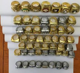 57 piezas 1966 a 2024 Conjunto de anillos de campeonato de campeones del equipo de fútbol americano con caja de presentación de madera Trofeo Recuerdo Hombres Fan Regalo de recuerdo al por mayor 2023