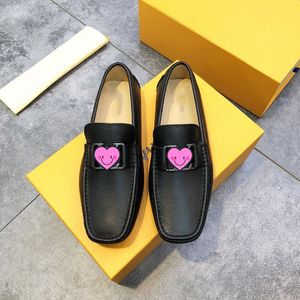 58 modèle Italie Chaussures habillées pour hommes Designer Damier Chaussures de conduite décontractées HOCKENHEIM MOCASSIN 1A5A3K Semelle extérieure en caoutchouc Nuds Mocassins à enfiler pour homme Taille 6,5-12