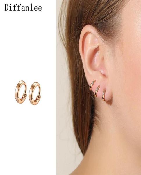 585 Gold Color Mini Tendencia delgada Hiphop Huggie Circle Pendientes de aro pequeño para mujeres Regalo de moda para niños Niños para bebés 11941826