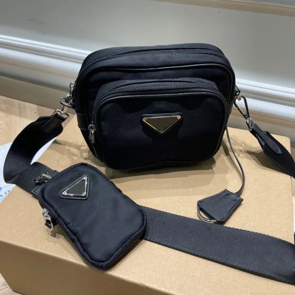 5A Designer Camera Bag Simple Casual Ligero Práctico Triángulo Etiqueta Negro Nylon Mochila de un solo hombro