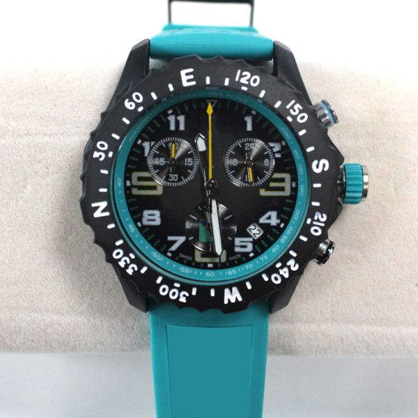 5A Reloj de diseño Montre Reloj para hombre Endurance Pro Avenger Cronógrafo Relojes de cuarzo de 44 mm Alta calidad Múltiples colores Correa de caucho Relojes para hombres Relojes de pulsera de vidrio