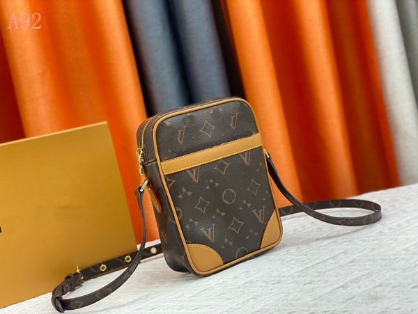 5A Calidad Clásico Diseñador de lujo Moda Bolsos de hombro Bolsos Crossbody Baga billetera Bolso Bolso Carteras Mujeres Cremallera Cubierta Bolsas de mensajero