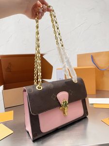 5A QUALITÉ Designers de luxe Femmes Sac à bandoulière Bandoulière Chaîne Sacs Mode Petit Messenger Bago Femme Sacs à main Fourre-tout en cuir Sac de mode Cross Body NOIR