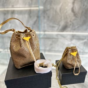 Nieuwe stijlvolle bucket Bag vaste kleur kristal diamant schouder crossbody tas dames heren messenger bag 2 maten ote tassen voor vrouwen