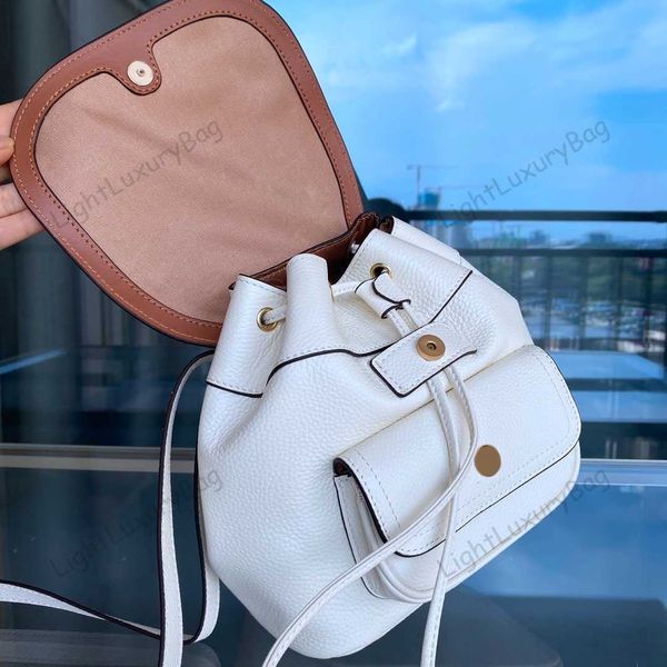 5A Mochila simple Diseñador de cuero Flap Wallet Luz de lujo Bolsa de cordón Moda para mujeres Classic Famoso Marca Monederos de compras 220214